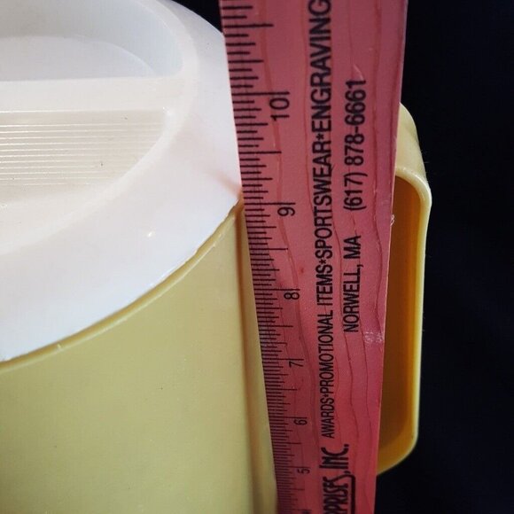 Vintage Rubbermaid 2.25 Quart Harvest Gold Pitcher Strainer White Lid J2445 8 - Picture 4 of 6